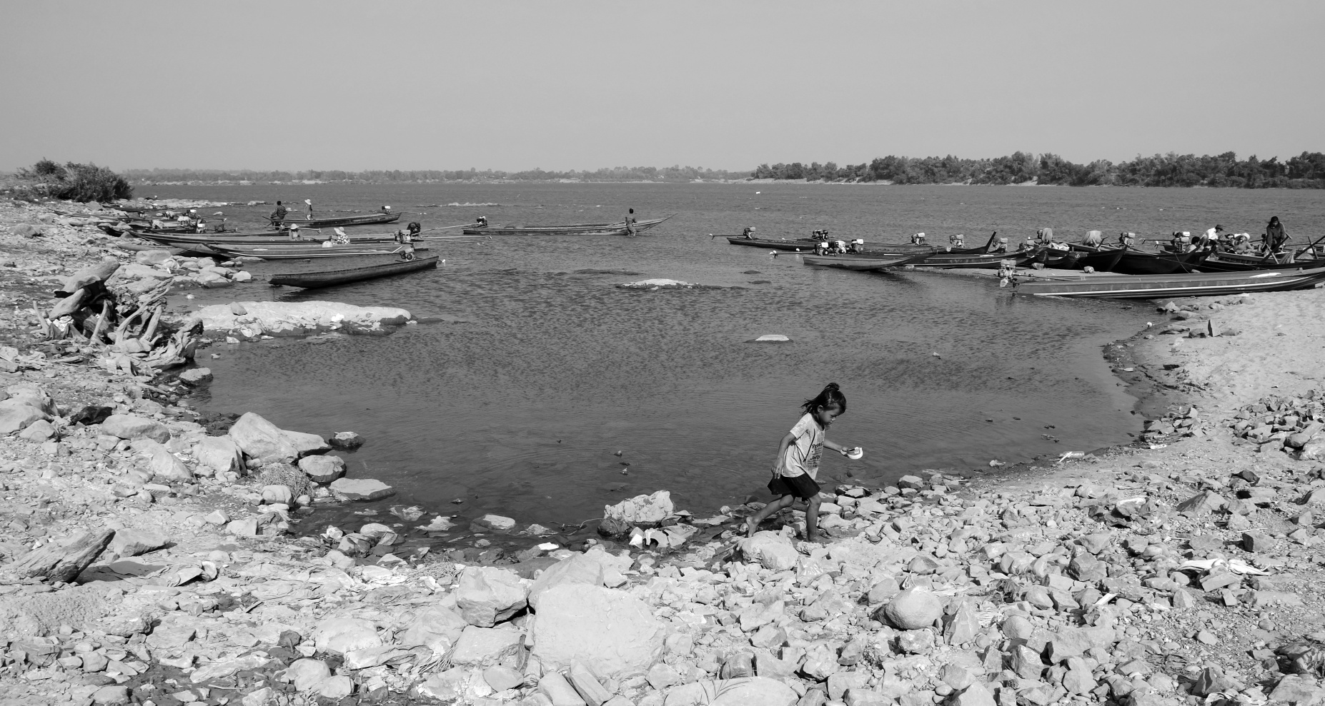 Dětské hrátky na břehu Mekongu